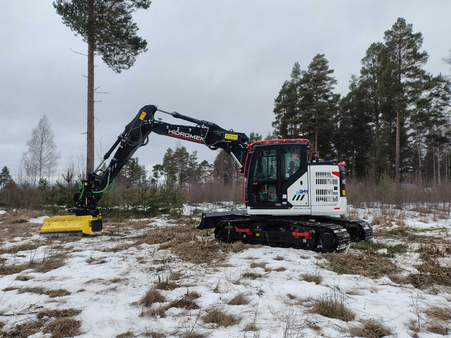 Motviktsbåge Hidromek HMK 140 LC